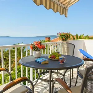 apartments-klasan.hotels-in-trogir.com/